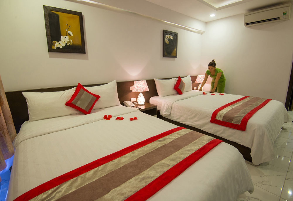 Waikiki Beach Hotel Da Nang Bagian luar foto
